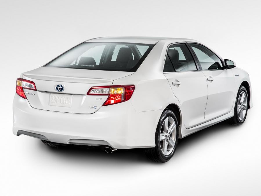  Toyota Camry Hybrid SE 2014 года  (фото 11 из 18)